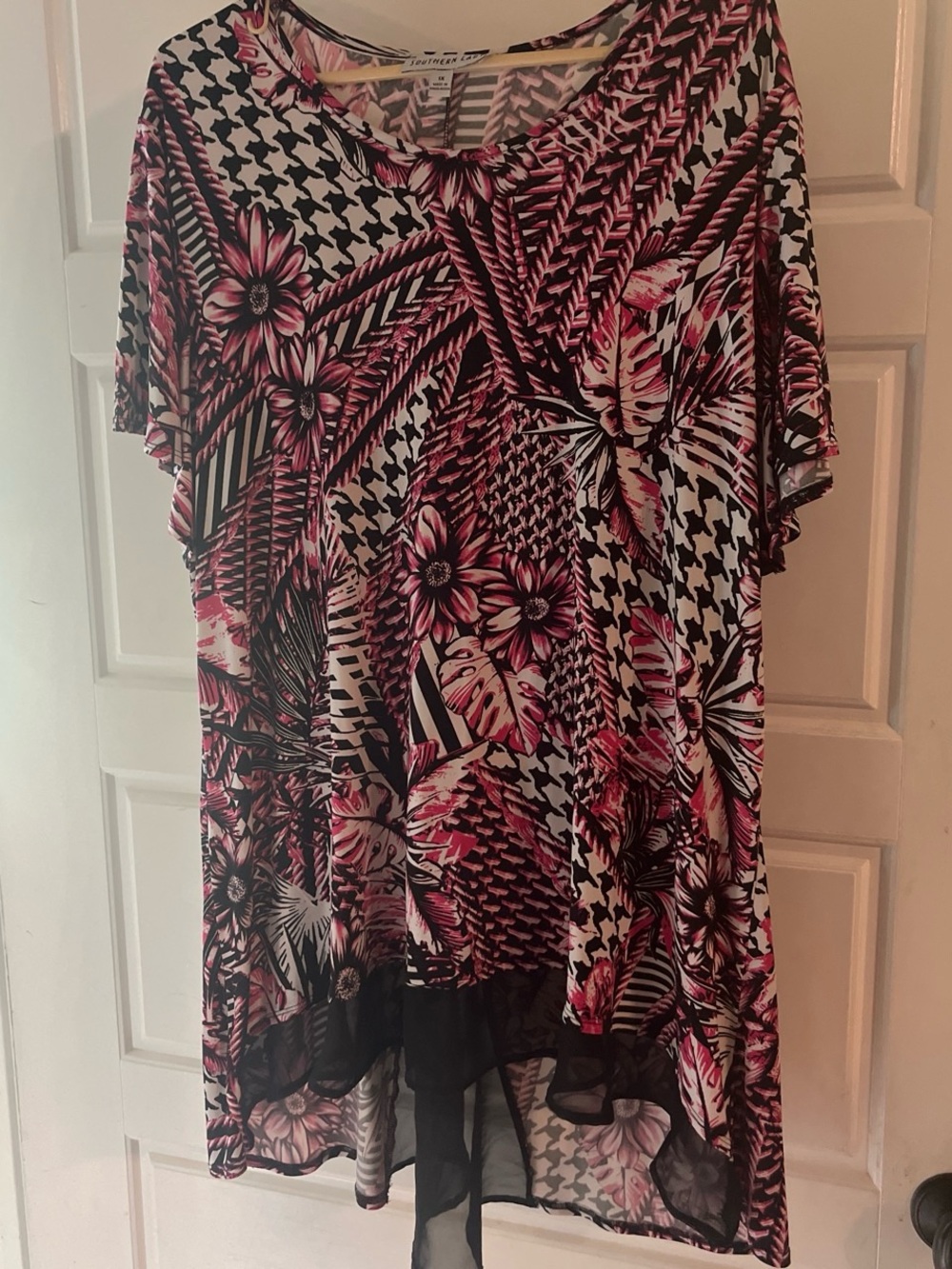 Southern Lady Pink and Black Floral Houndstooth Tunic